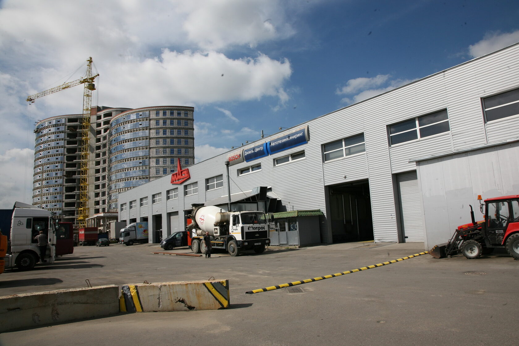 Грузовое СТО (3300 кв.м.)
